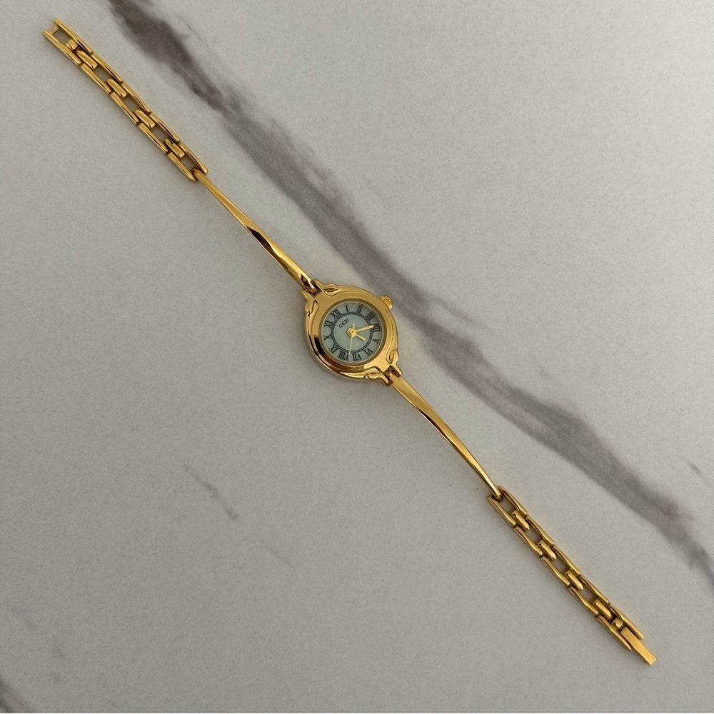 Tiny Retro Gold Vintage Inspired Women Round Y2K Bracelet Watch Stainless steel - Picture 4 of 6